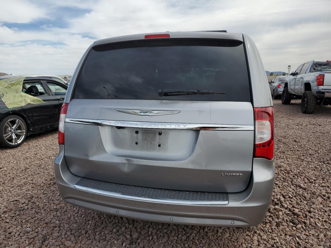 2C4RC1JG9GR200438 2016 Chrysler Town & Country Limited