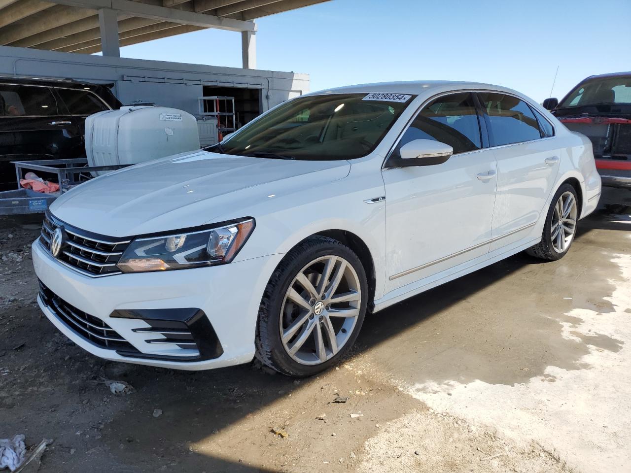 1VWDT7A30HC015194 2017 Volkswagen Passat R-Line