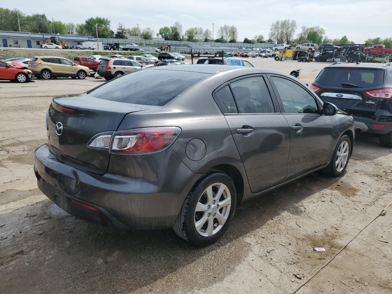 JM1BL1VFXB1388628 2011 Mazda 3 I