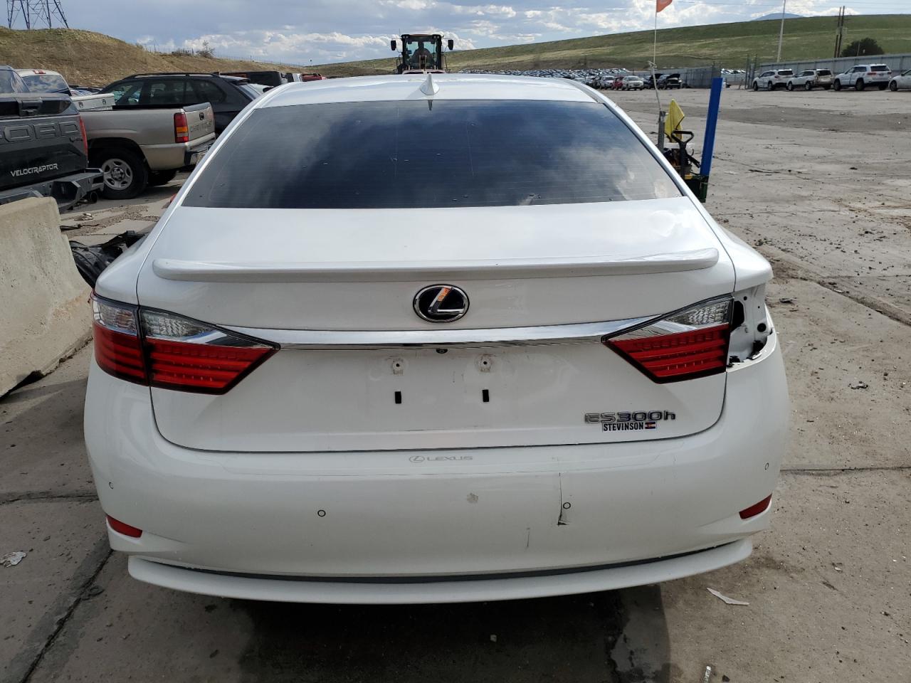 JTHBW1GG4F2097540 2015 Lexus Es 300H