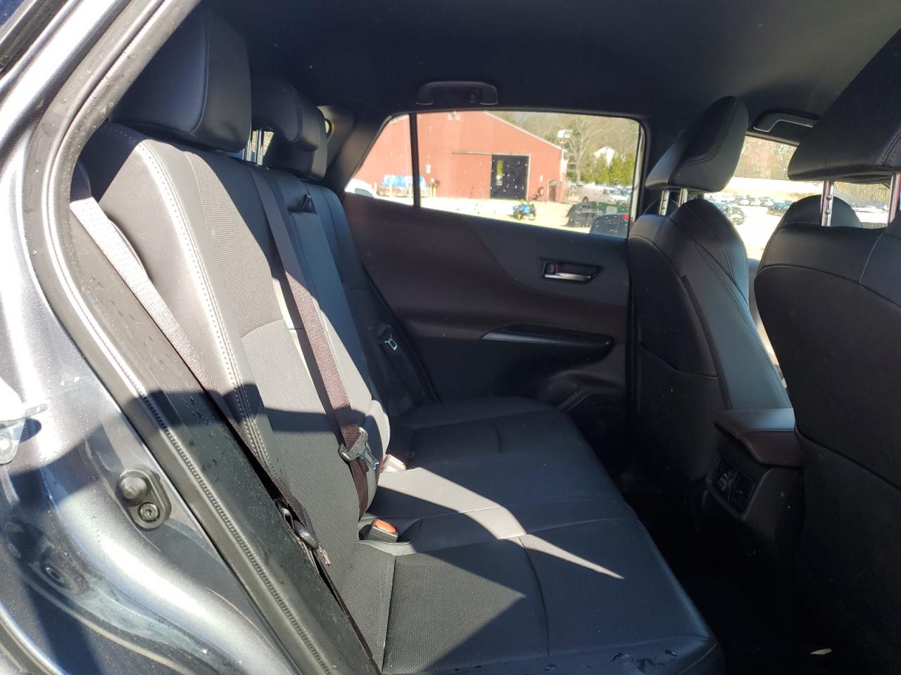 JTEAAAAH8NJ099420 2022 Toyota Venza Le