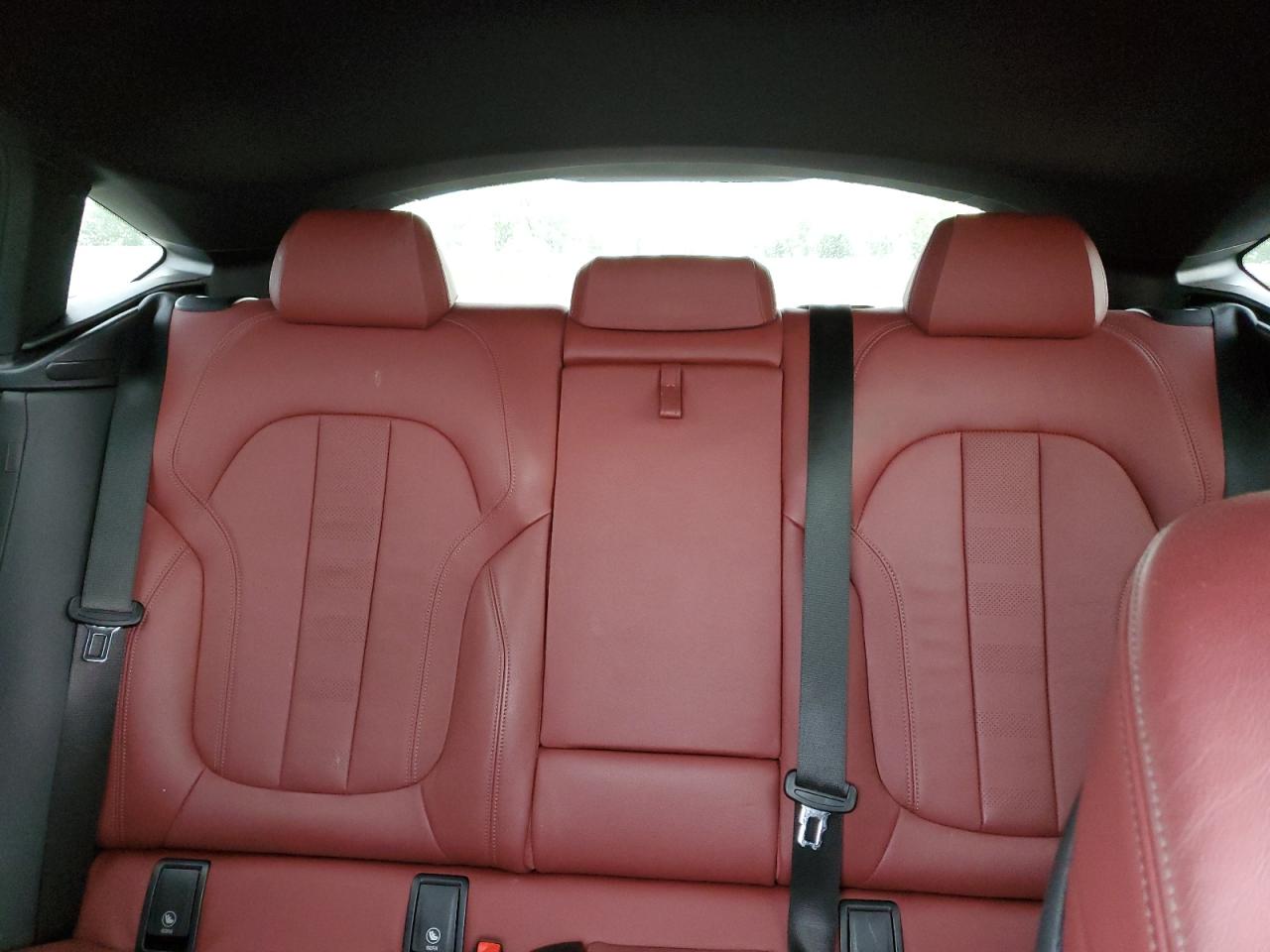 5UXCY8C05LLE40381 2020 BMW X6 M50I