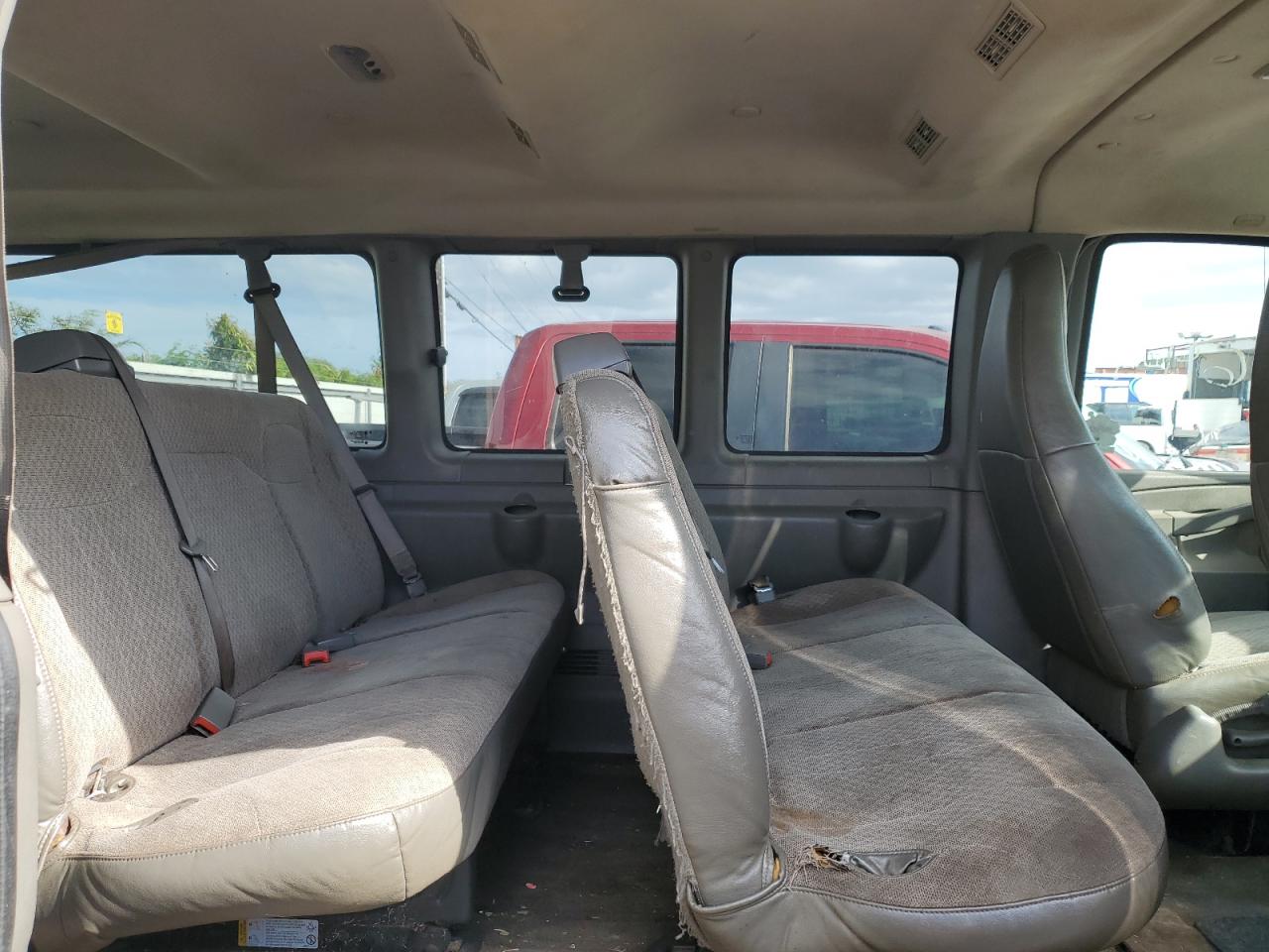 1GAZGPFGXG1170332 2016 Chevrolet Express G3500 Lt