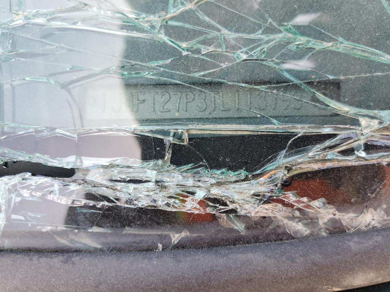 1J4FT27P3TL113793 1996 Jeep Cherokee Se