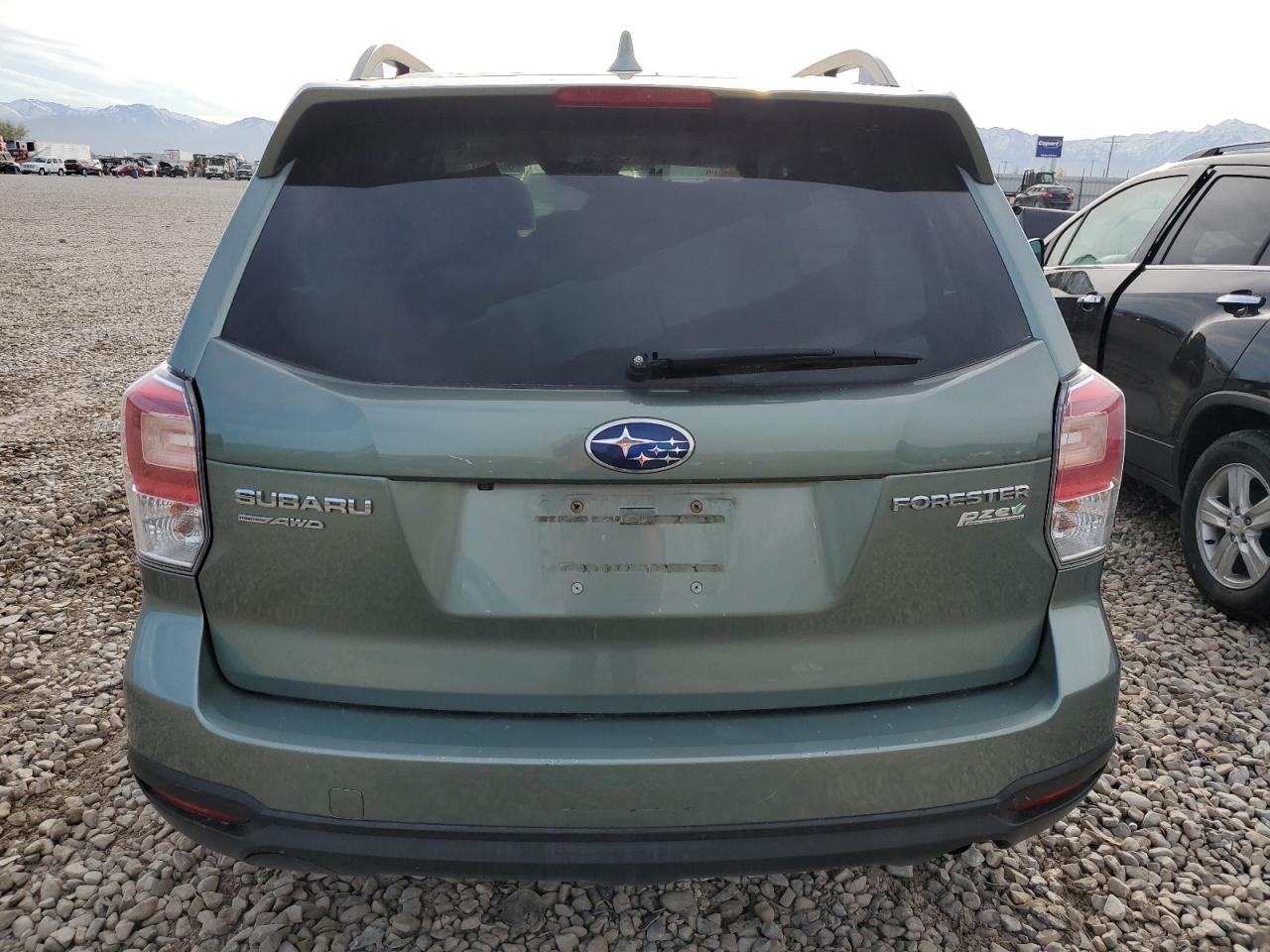 JF2SJAEC4HH488141 2017 Subaru Forester 2.5I Premium