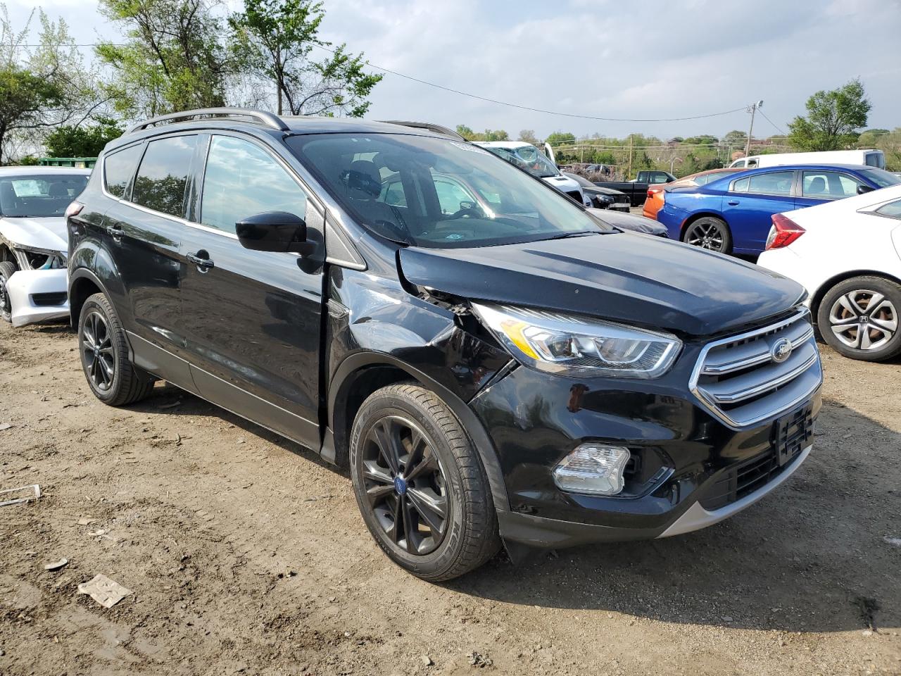 1FMCU0HD1JUD57069 2018 Ford Escape Sel