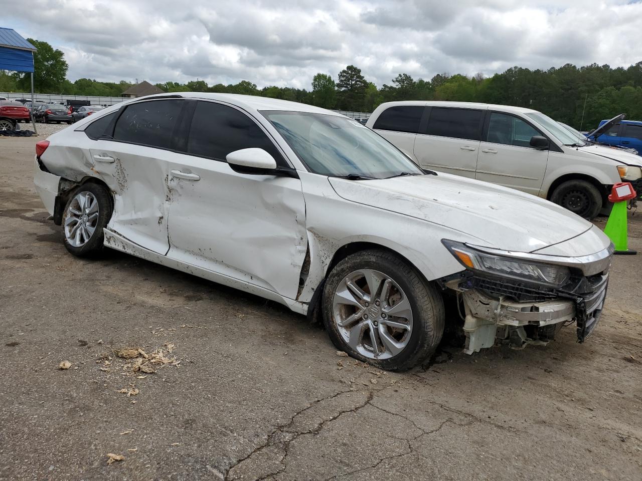 1HGCV1F11JA152774 2018 Honda Accord Lx