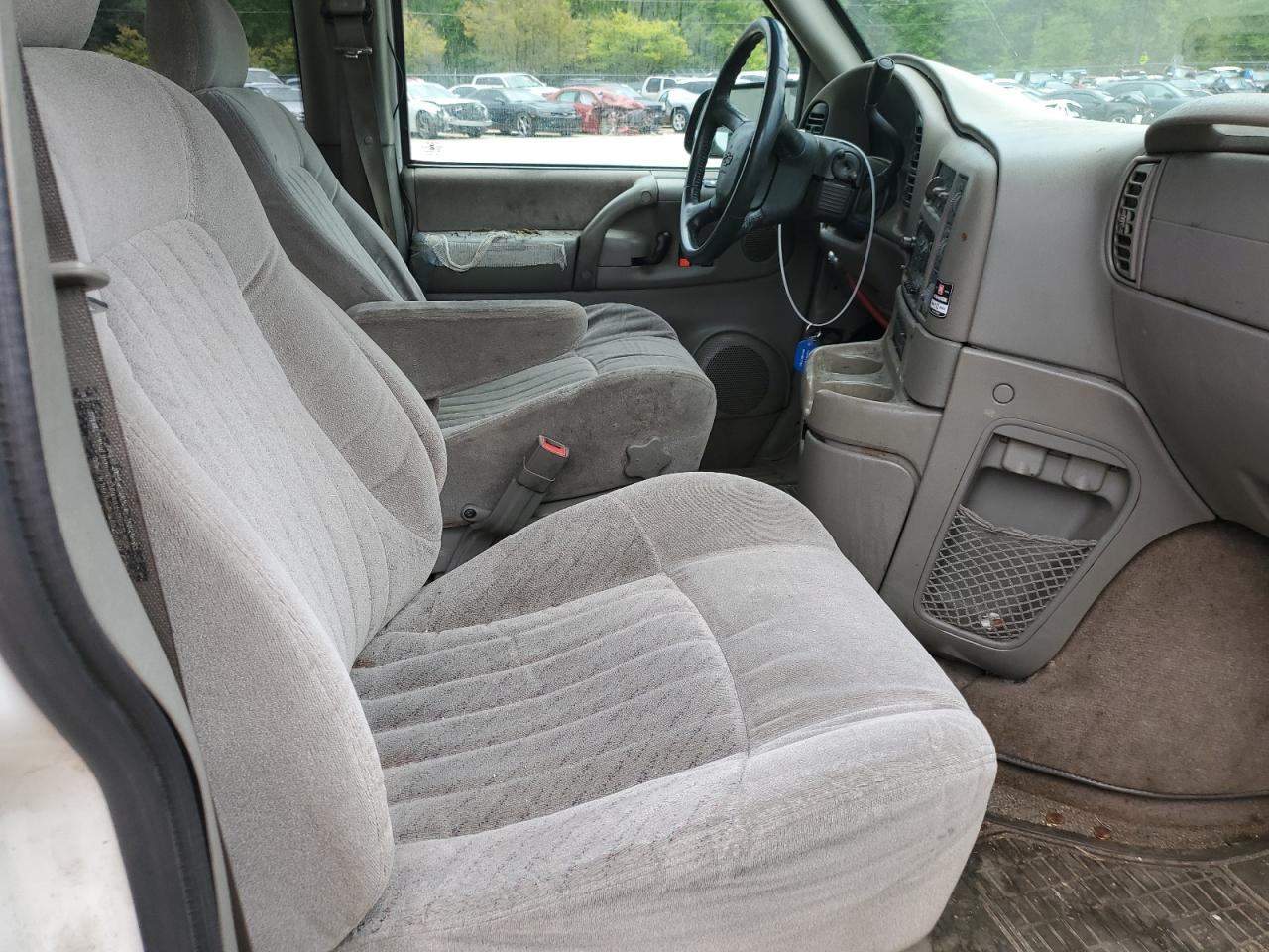 1GNDM19X13B127836 2003 Chevrolet Astro