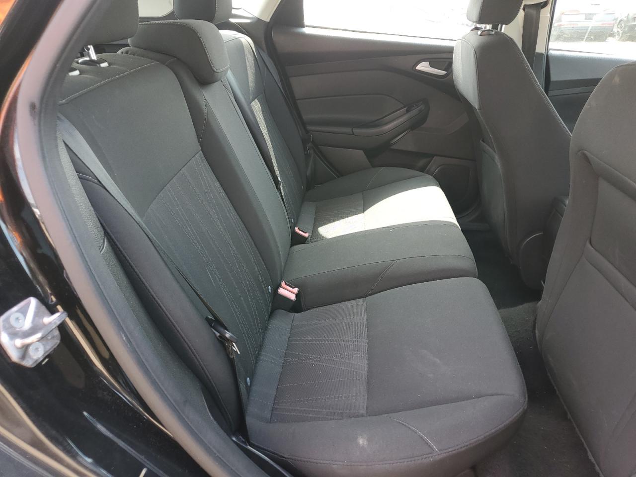 1FADP3K23FL282497 2015 Ford Focus Se