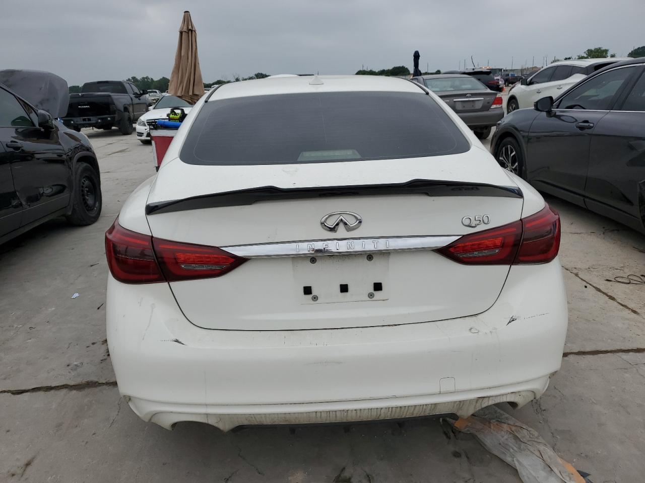 2018 Infiniti Q50 Luxe vin: JN1EV7AP5JM355996