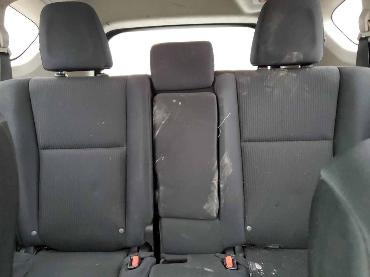 2T3ZFREV0HW398252 2017 Toyota Rav4 Le