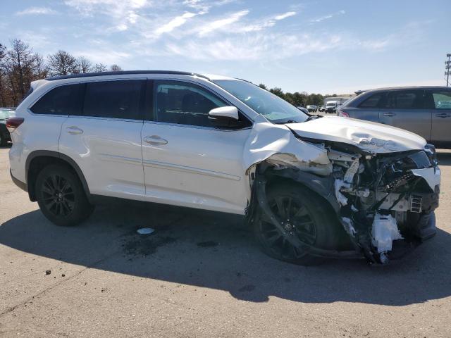 VIN 5TDJZRFH8KS623202 2019 Toyota Highlander, SE no.4