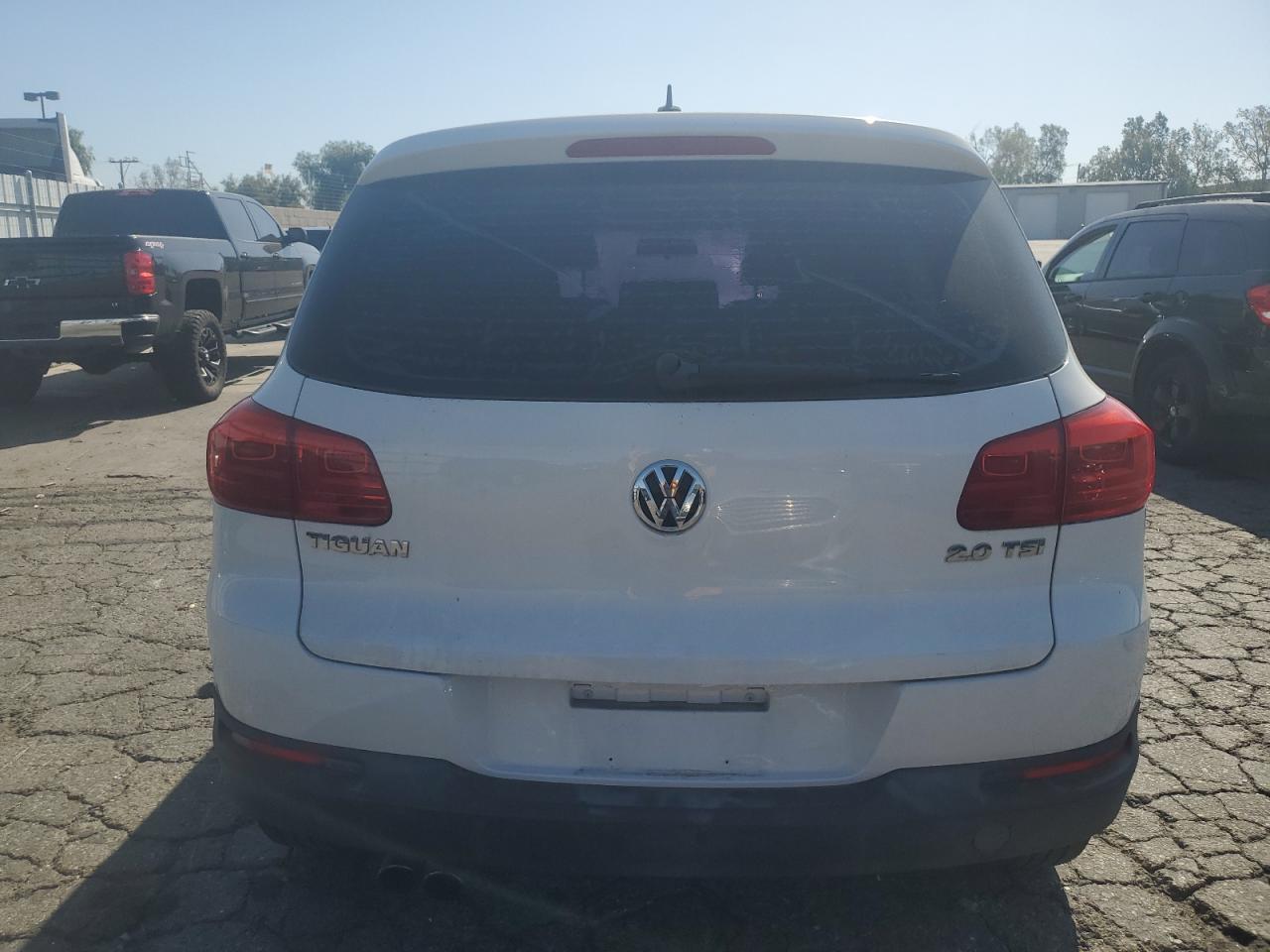 2014 Volkswagen Tiguan S vin: WVGAV3AX6EW032566