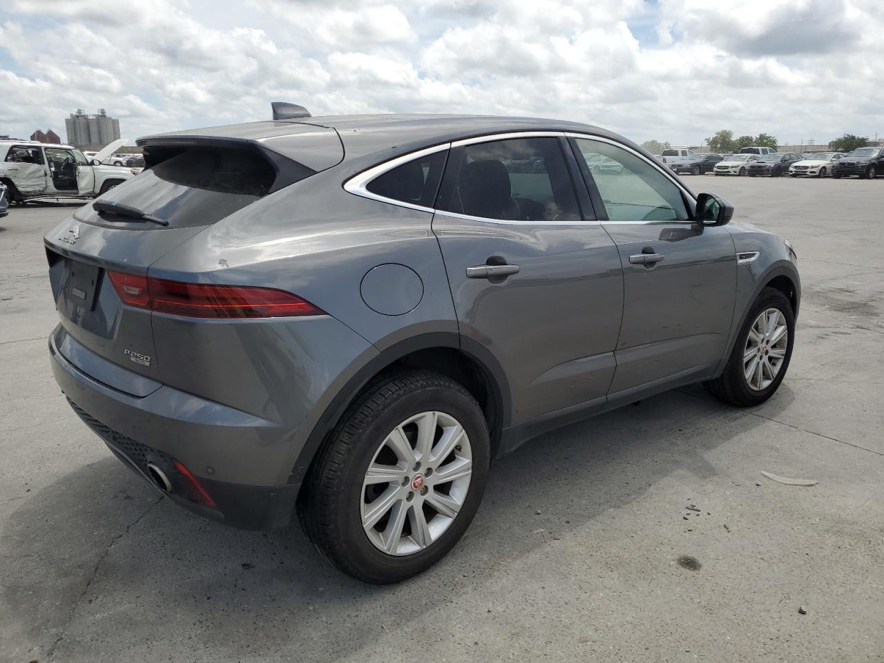 SADFJ2FX8J1Z31983 2018 Jaguar E-Pace S