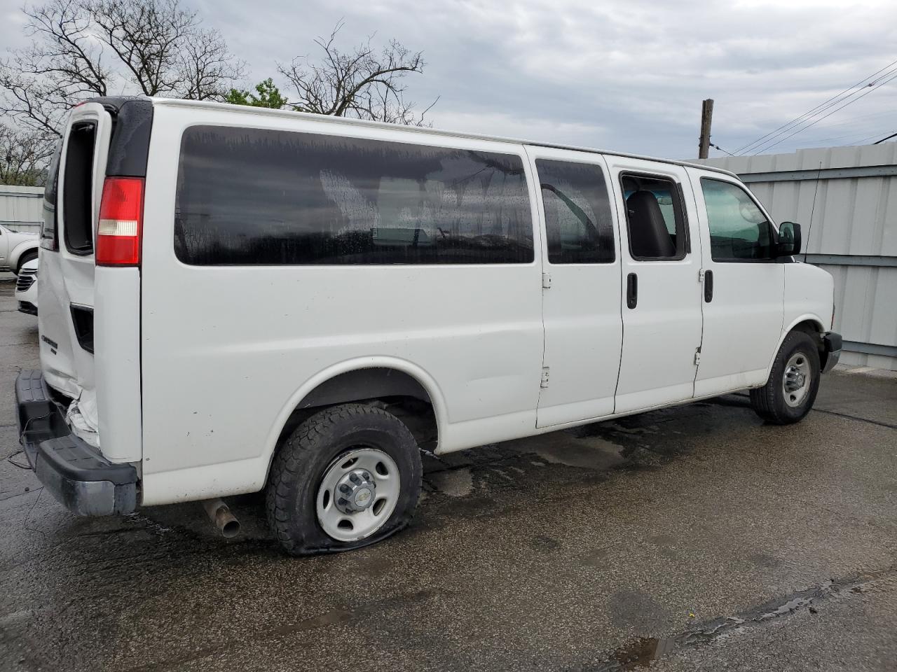 1GAZG1FG2F1106152 2015 Chevrolet Express G3500 Lt