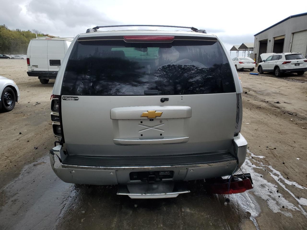 1GNSCKE04DR189037 2013 Chevrolet Suburban C1500 Ltz