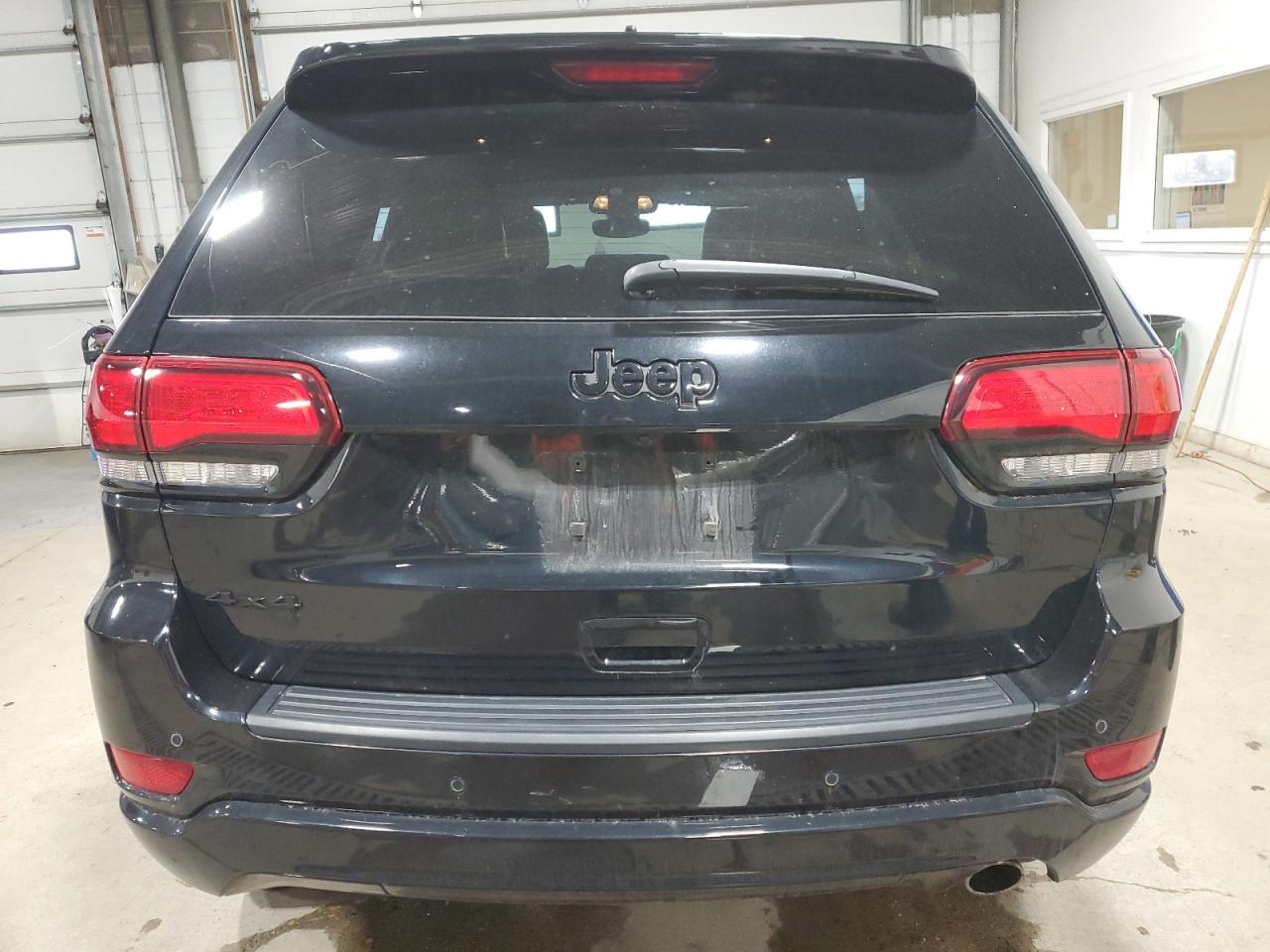 1C4RJFAG2LC273074 2020 Jeep Grand Cherokee Laredo