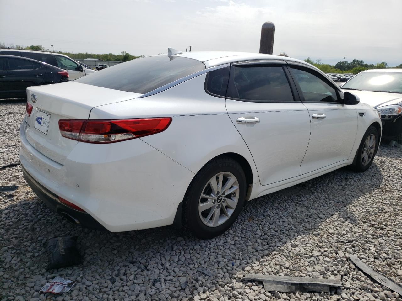 2018 Kia Optima Lx vin: KNAGT4L34J5214509