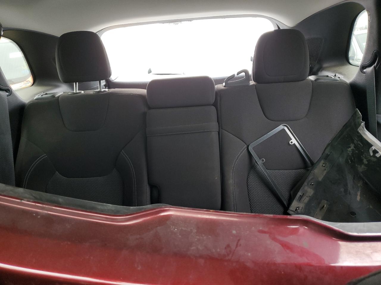 1C4PJMCB8KD299619 2019 Jeep Cherokee Latitude