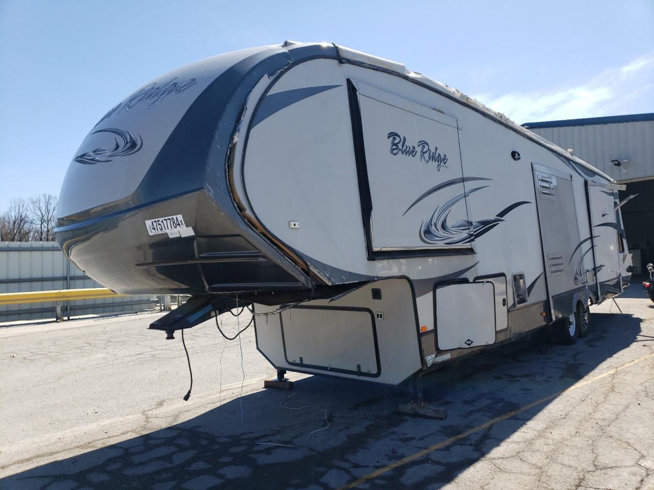 Lot #2770814046 2013 KEYSTONE 5TH WHEEL