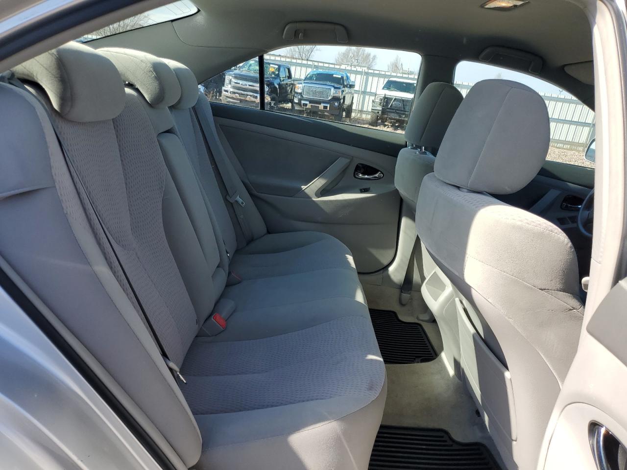 4T1BF3EK1AU116543 2010 Toyota Camry Base