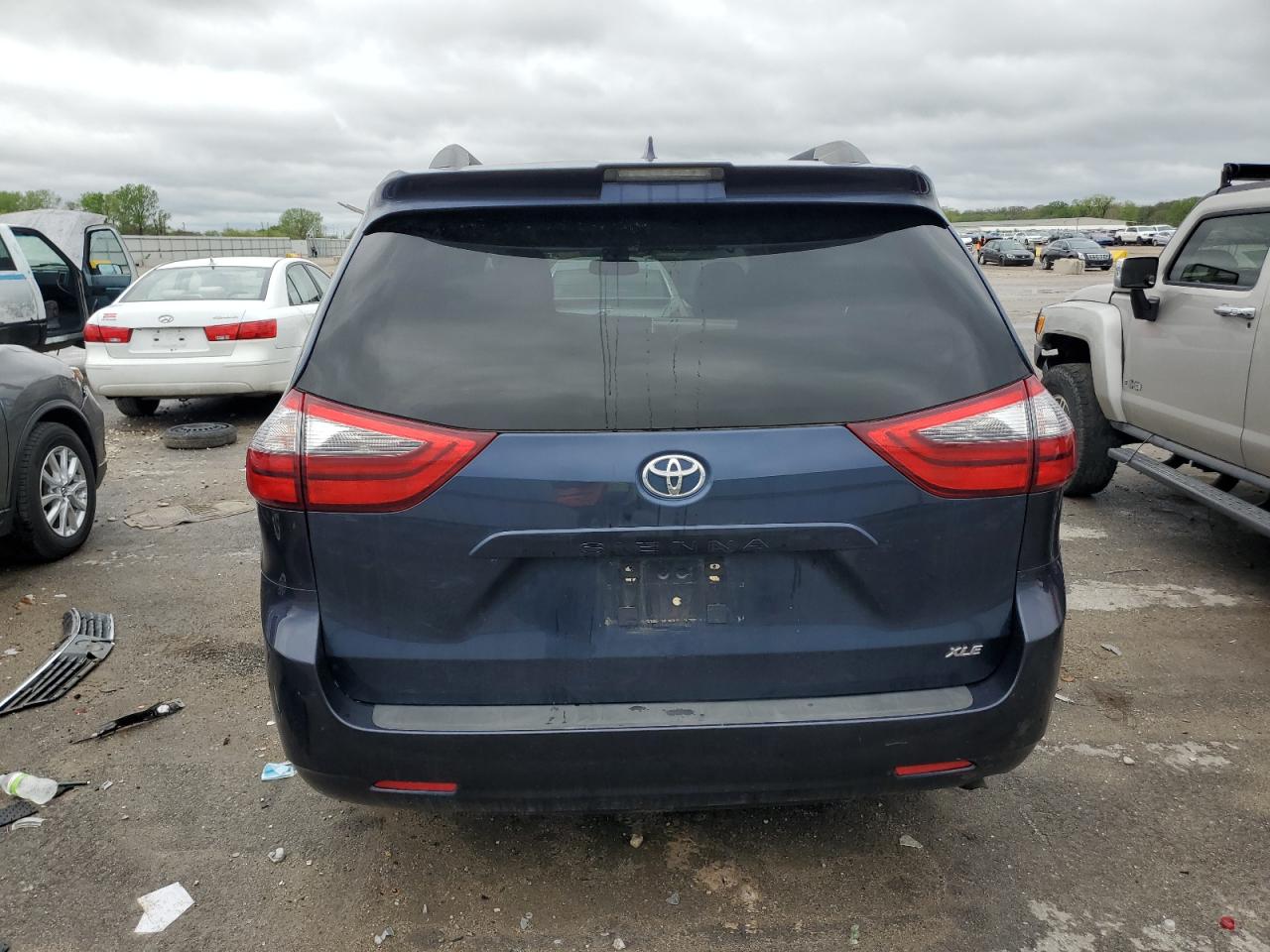 2020 Toyota Sienna Xle vin: 5TDYZ3DC4LS026455