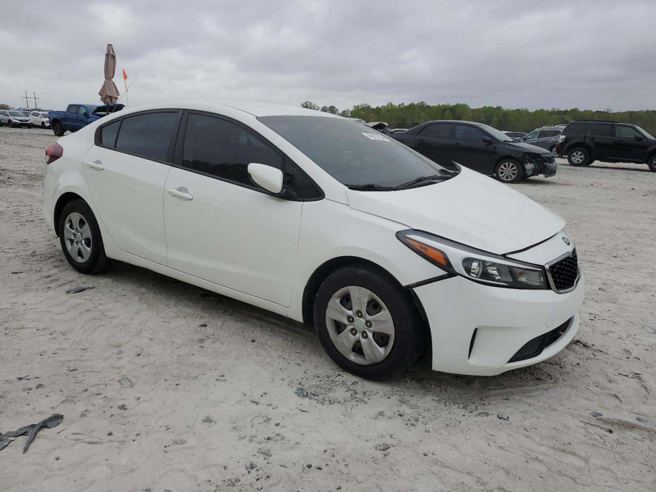 2017 Kia Forte Lx vin: 3KPFK4A74HE122807