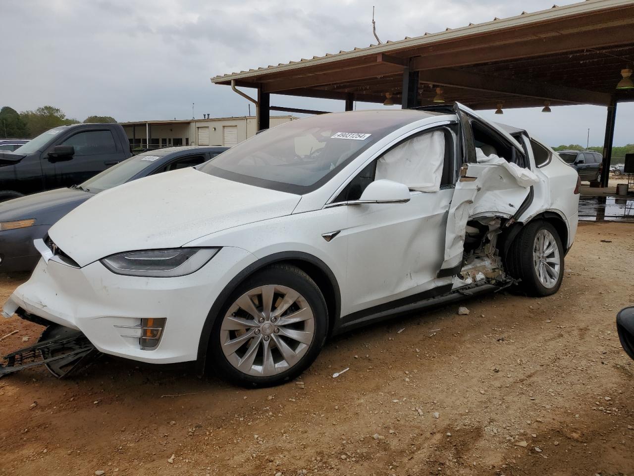 2020 Tesla Model X vin: 5YJXCAE20LF270437