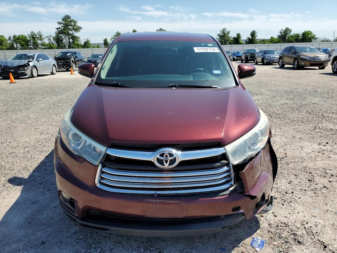 5TDZKRFH8FS054770 2015 Toyota Highlander Le
