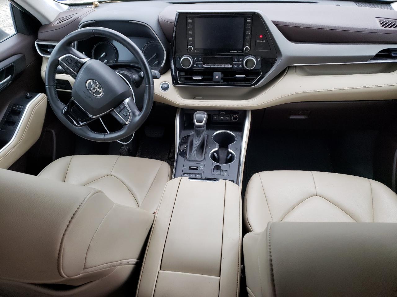 5TDGZRBHXMS117468 2021 Toyota Highlander Xle