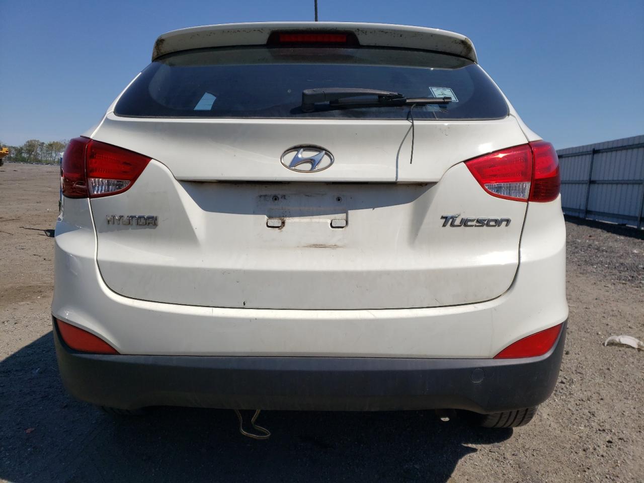 KM8JT3AC5AU069701 2010 Hyundai Tucson Gls