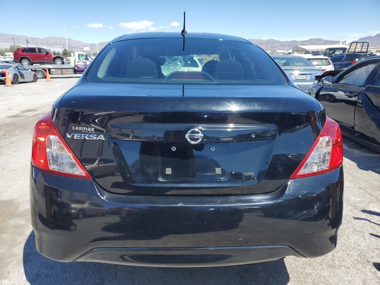 2015 Nissan Versa S vin: 3N1CN7AP5FL911278