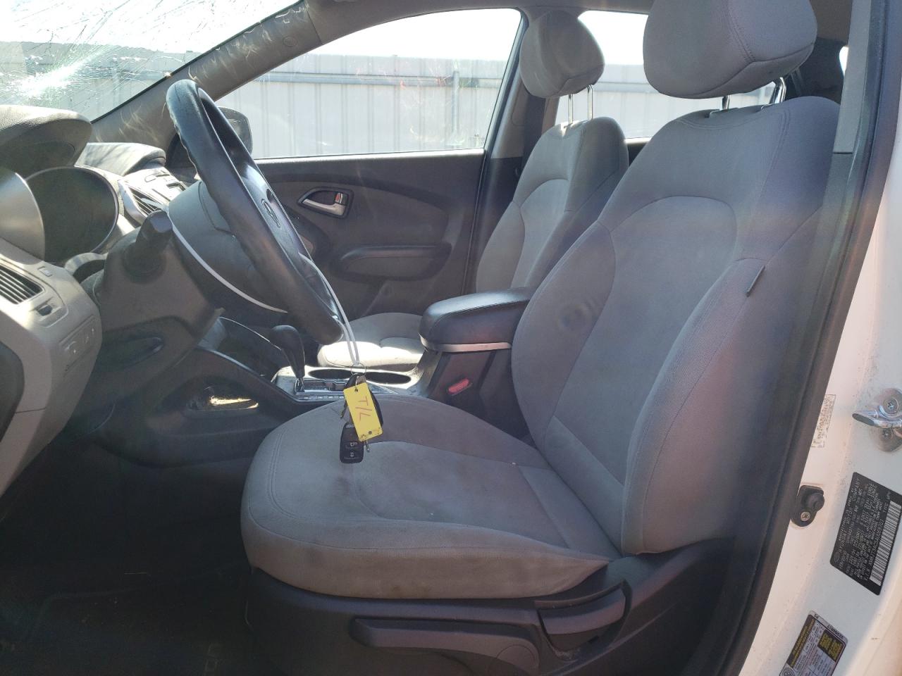 KM8JT3AC5AU069701 2010 Hyundai Tucson Gls