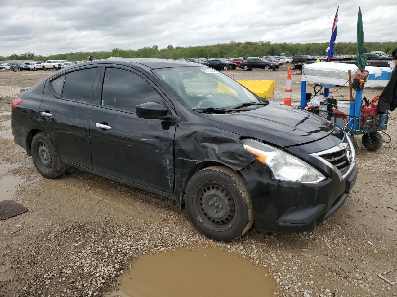 2015 Nissan Versa S vin: 3N1CN7AP2FL909391