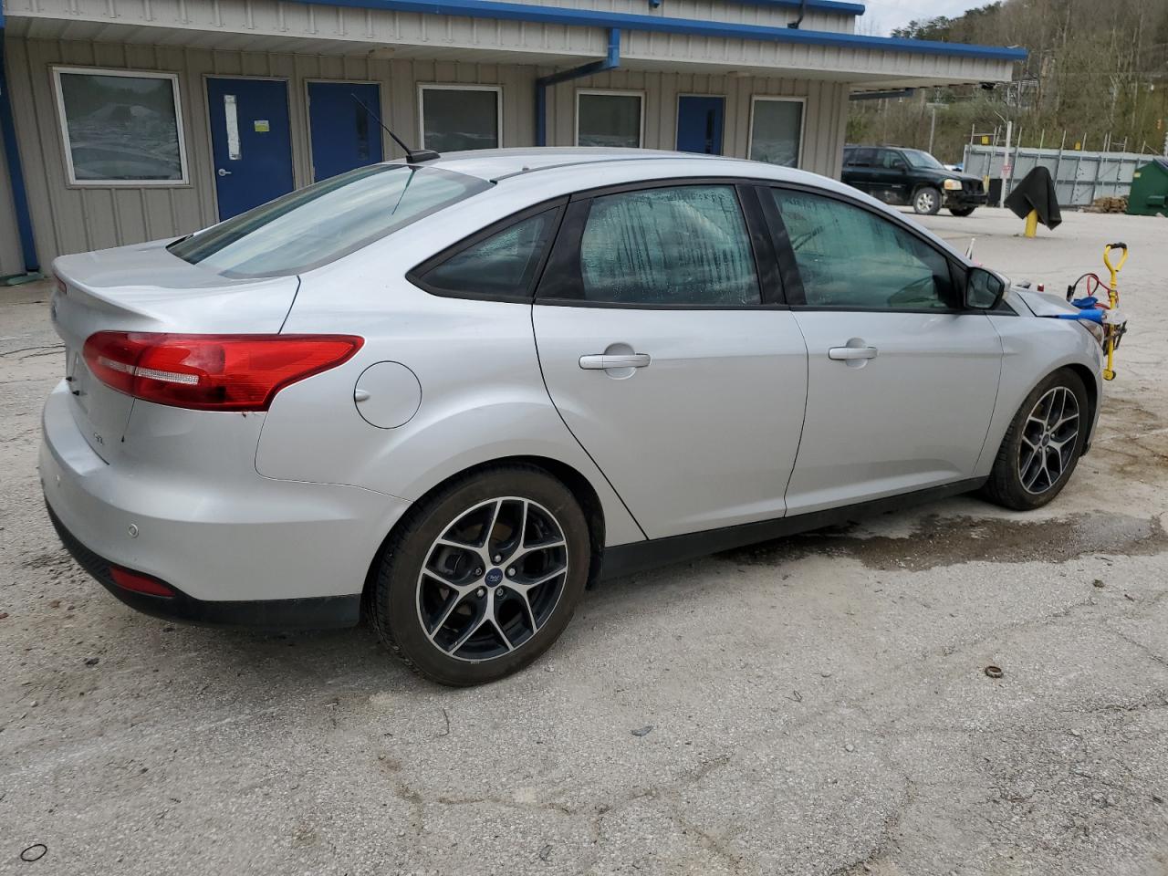 1FADP3H24JL261805 2018 Ford Focus Sel