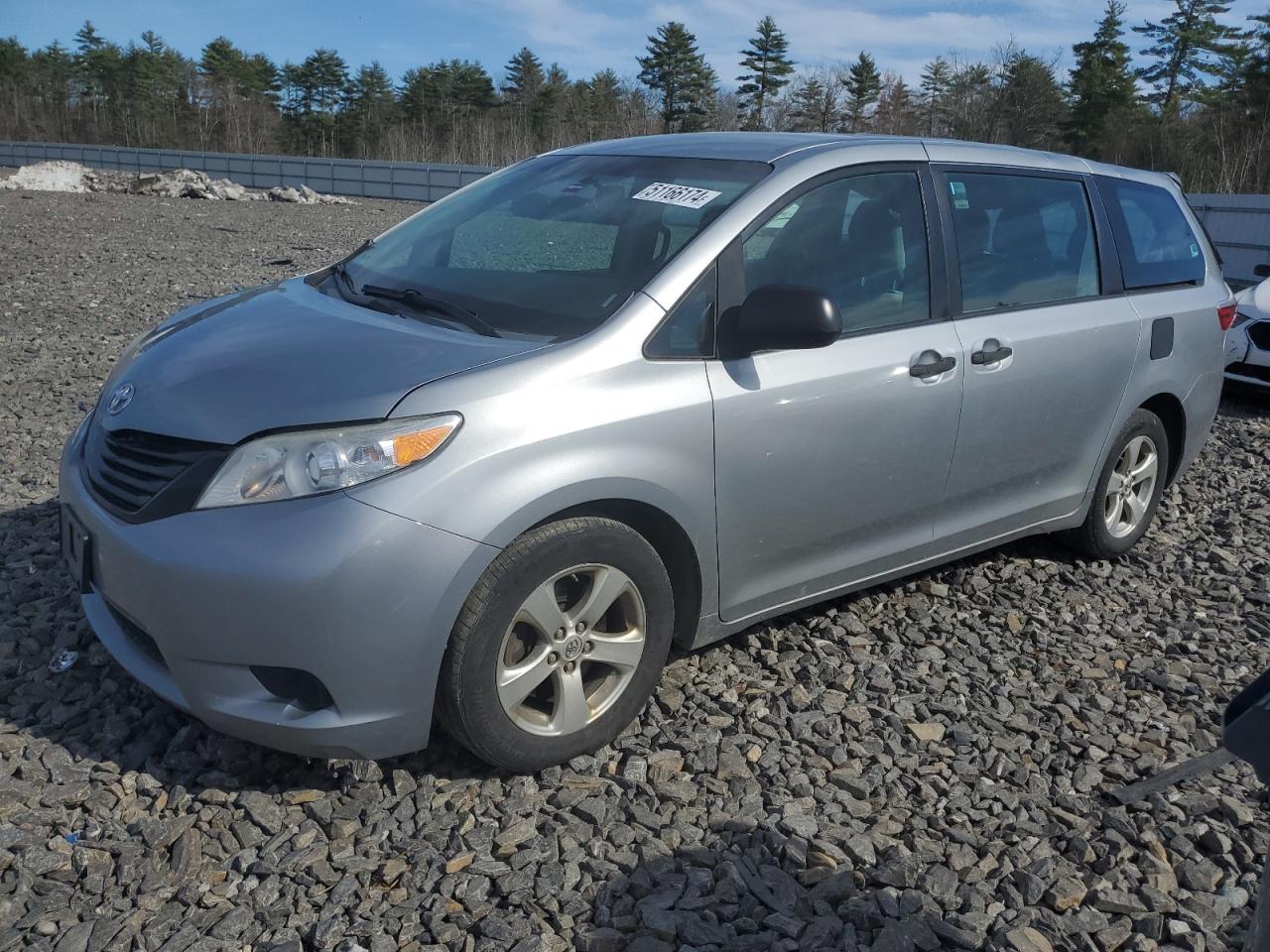 5TDZK3DC6FS625001 2015 Toyota Sienna