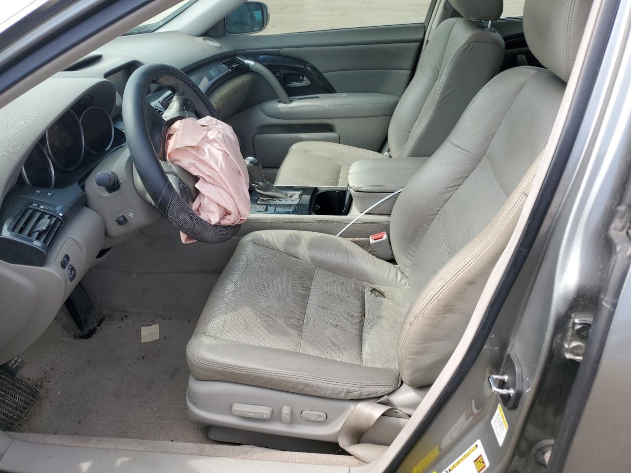 JH4KB2F68AC000045 2010 Acura Rl