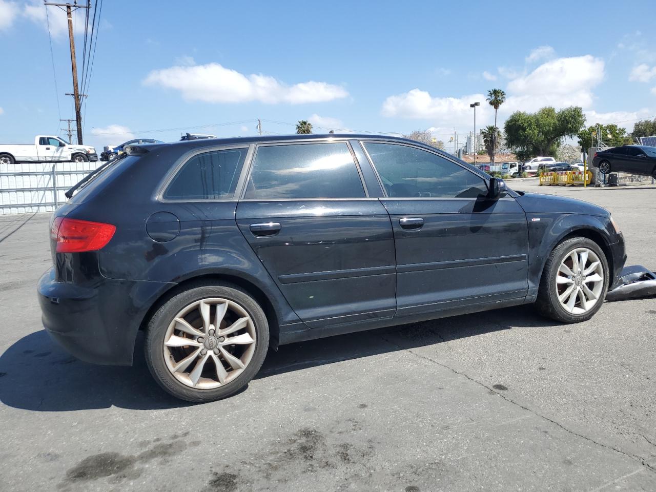 2013 Audi A3 Premium vin: WAUBJAFM0DA013172