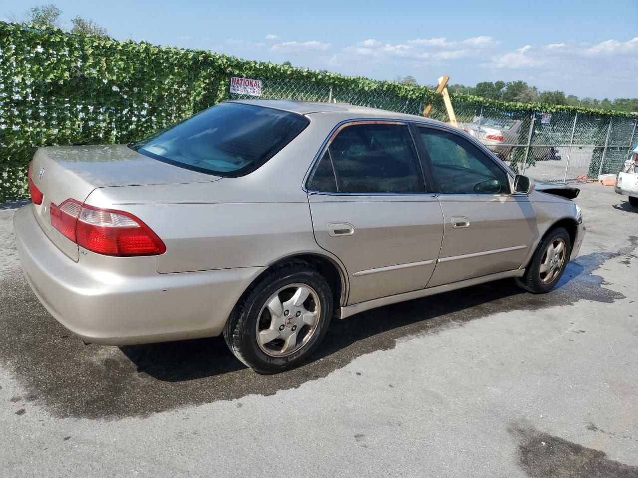 1HGCG5665YA128243 2000 Honda Accord Ex