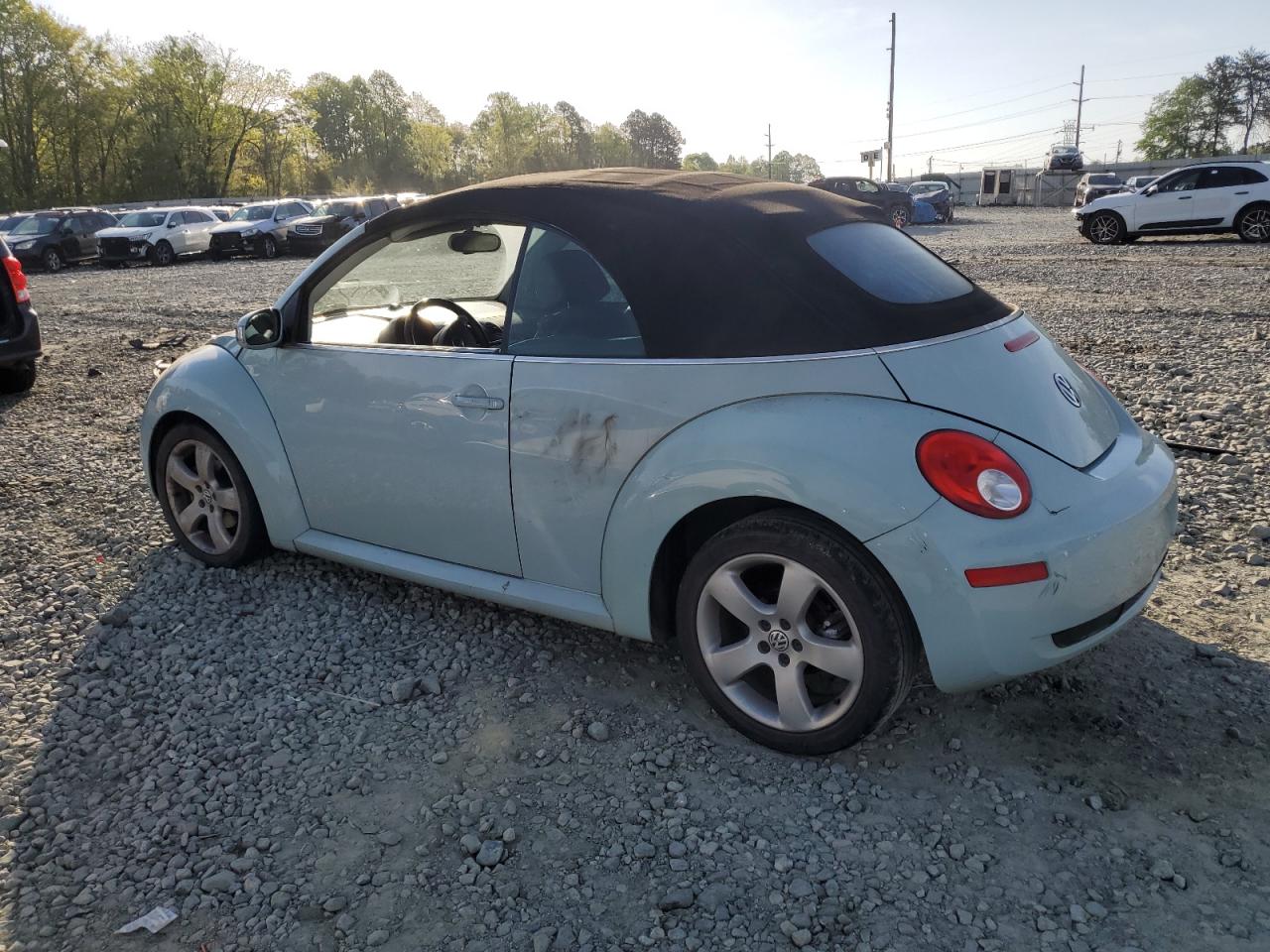 3VWSF31Y16M302266 2006 Volkswagen New Beetle Convertible Option Package 2