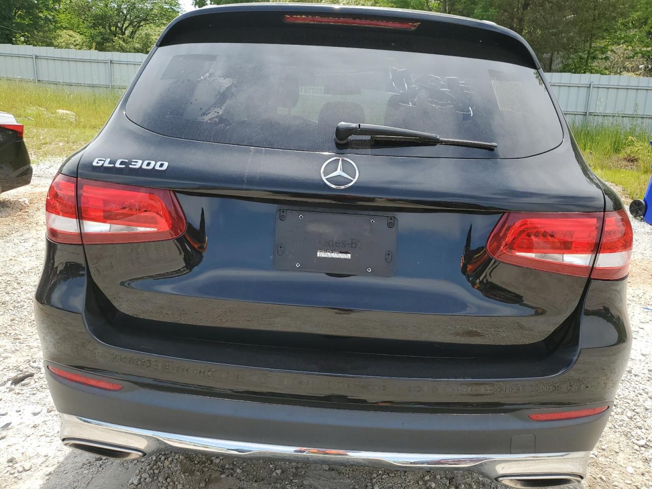 2017 Mercedes-Benz Glc 300 vin: WDC0G4JB3HF128495