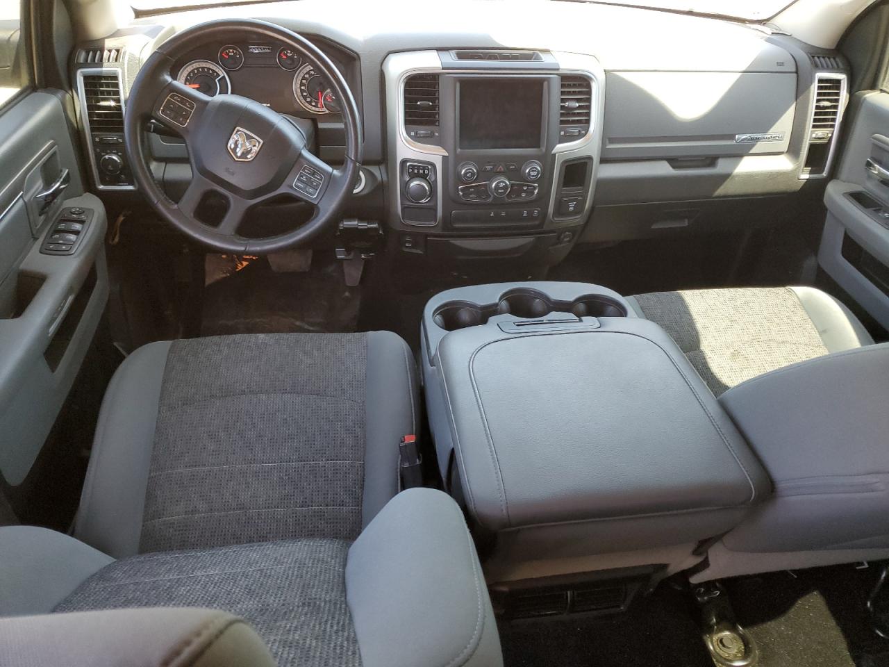 1C6RR6TT1KS711548 2019 Ram 1500 Classic Slt