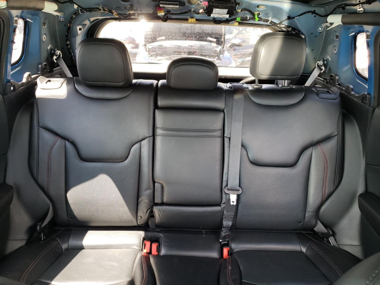 Фото: 3C4NJDDB6KT700116 - 10