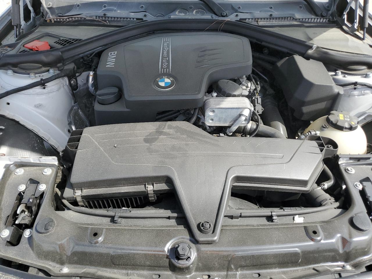 WBA8A9C52GK615897 2016 BMW 320 I