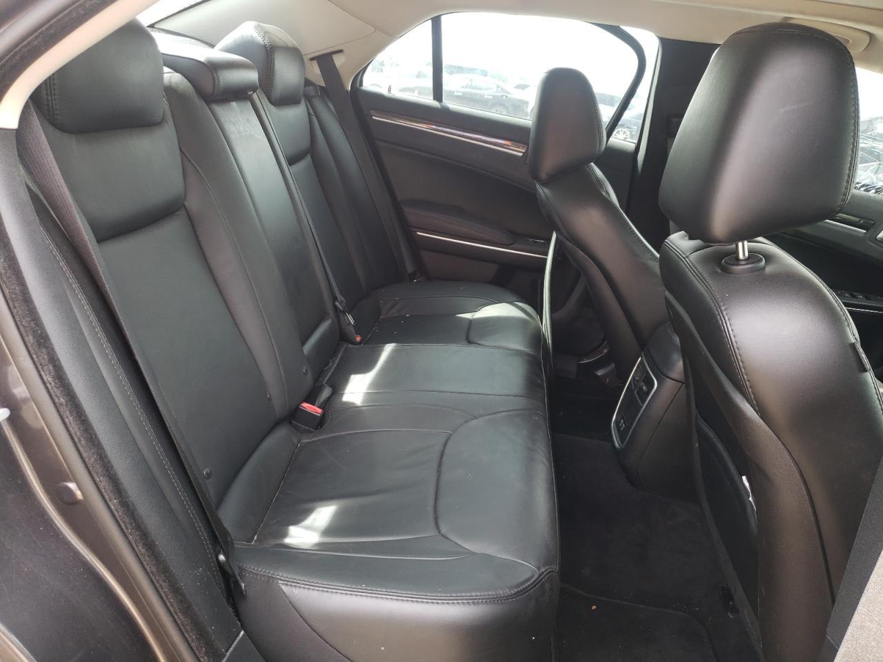 2C3CCAAG8GH135811 2016 Chrysler 300 Limited