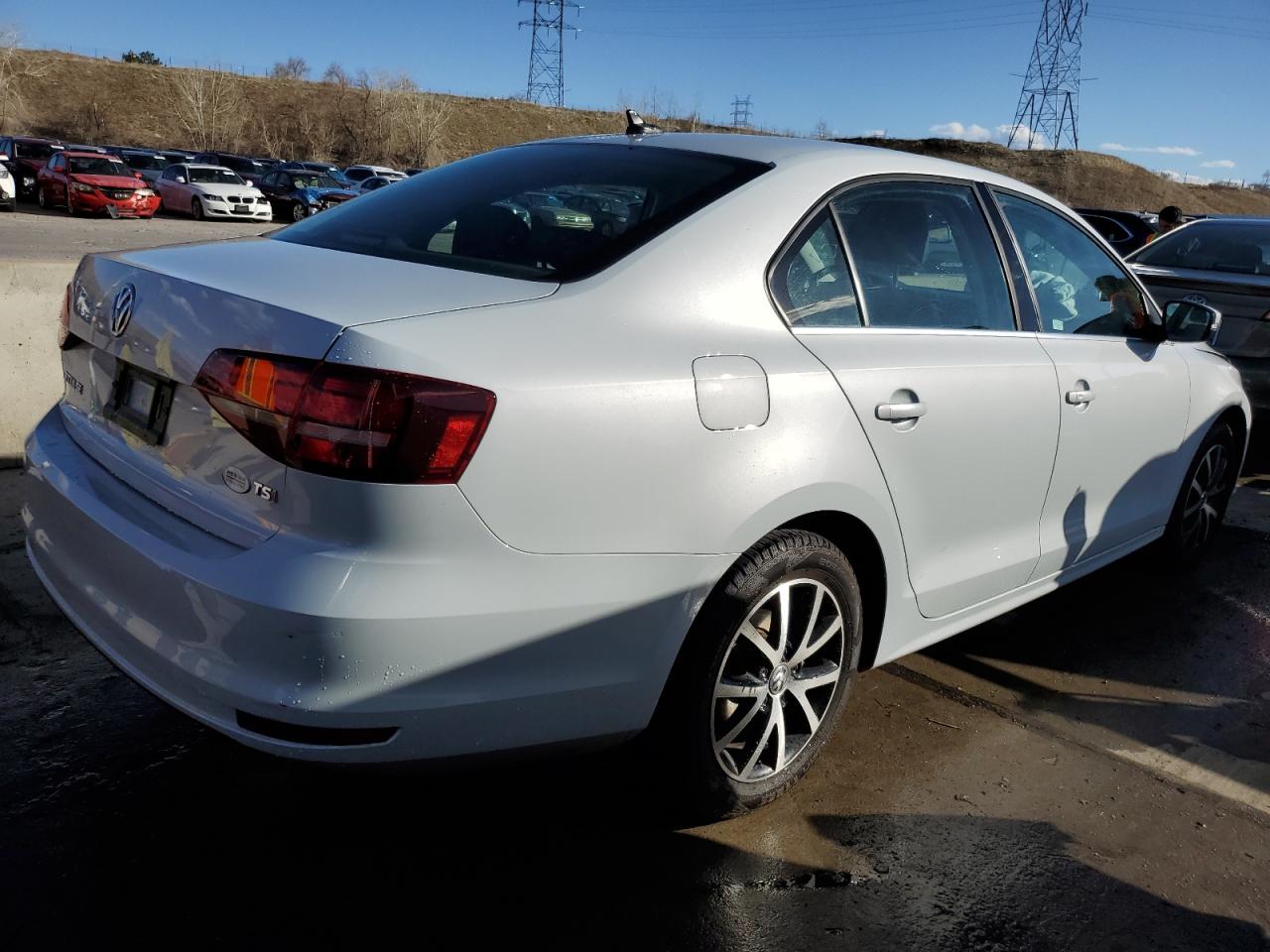 3VWDB7AJ3JM260013 2018 Volkswagen Jetta Se