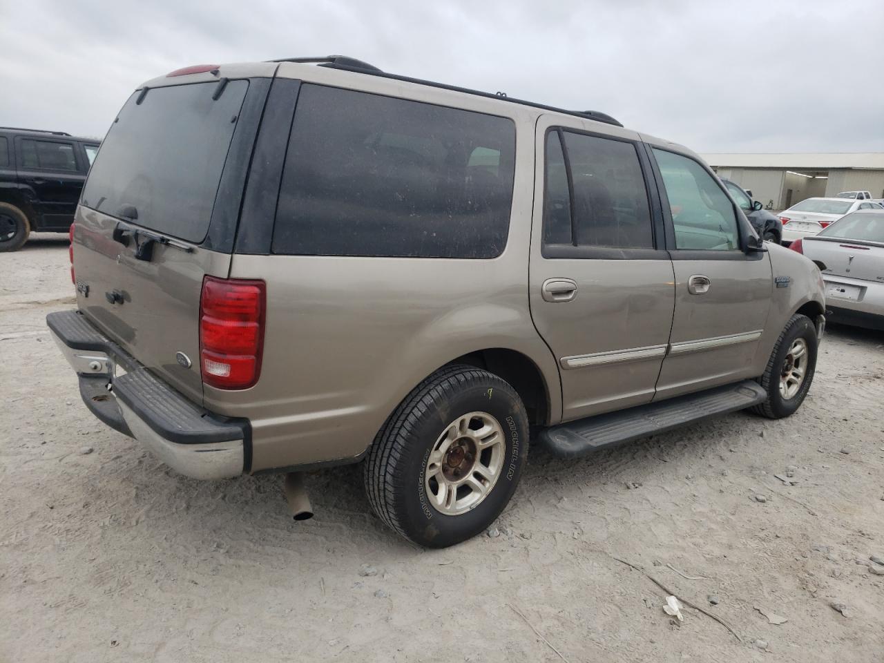1FMRU15W11LA50576 2001 Ford Expedition Xlt