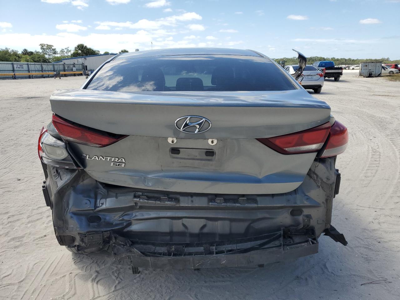 KMHD74LF0JU477862 2018 Hyundai Elantra Se