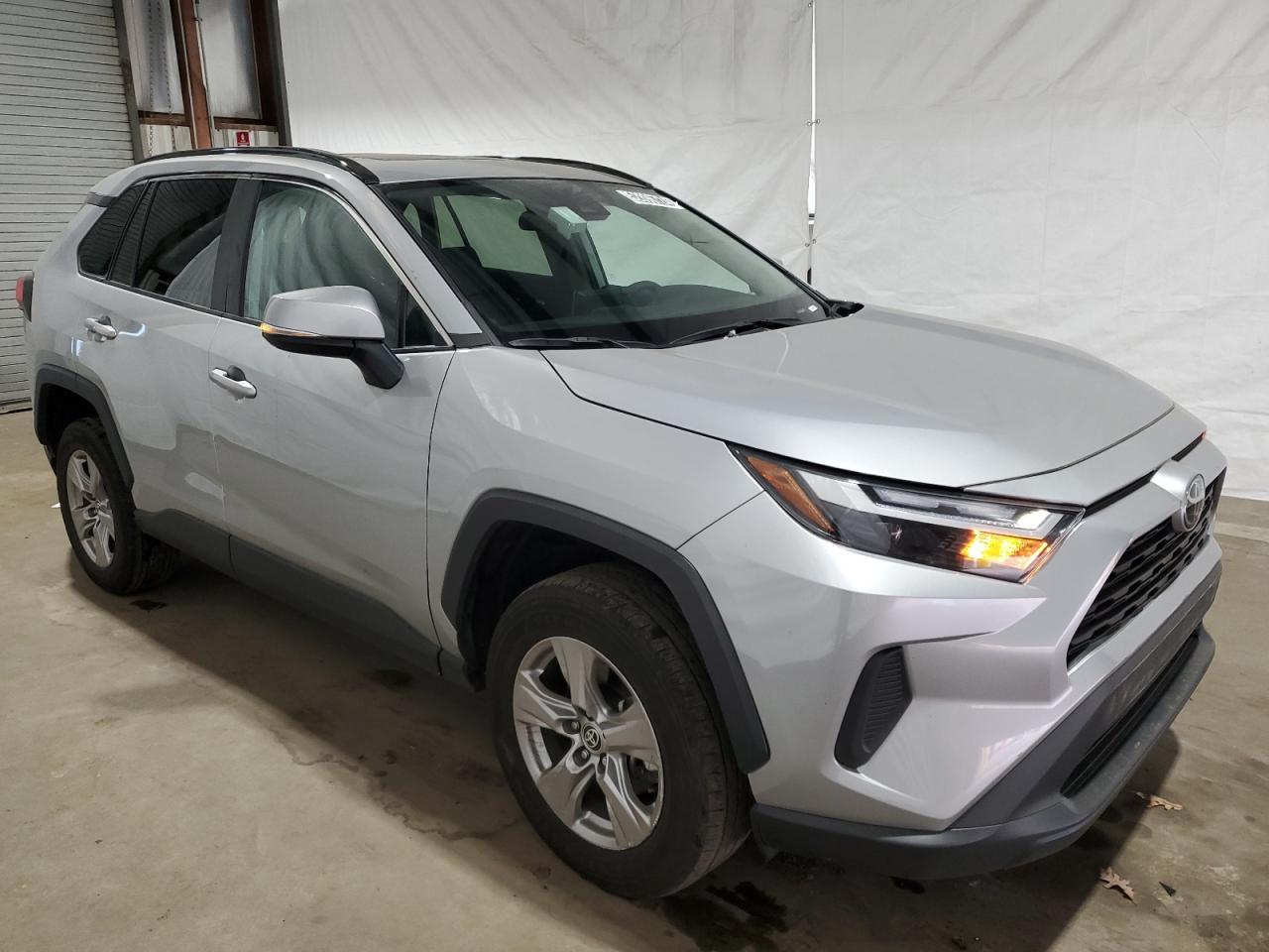 2T3W1RFVXPW257140 2023 Toyota Rav4 Xle