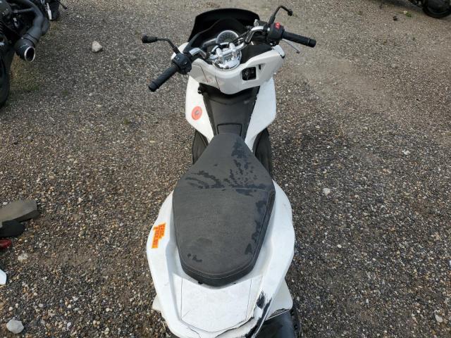 2018 HONDA PCX 150 RLHKF1804JY300144